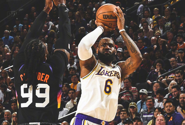 Suns vence a Lakers con 29 puntos
