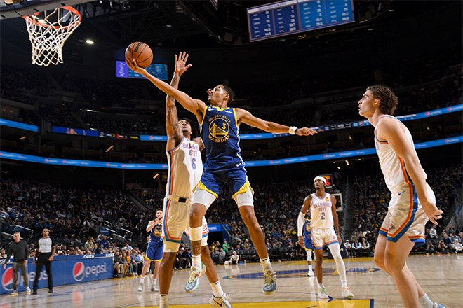 Thompson anotó 42 puntos, Curry estuvo ausente por lesión, Poole 21+12 Warriors venció a Thunder